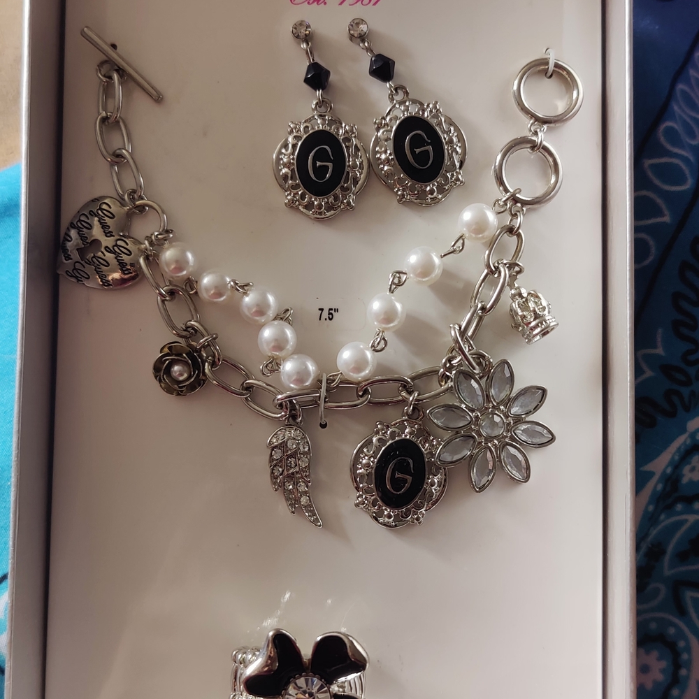 Elegant Silver and Black Jewelry Set